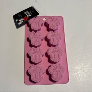 Minnie Mouse Silicone Ice Cube Tray Candy Mold Makes 8 Cubes NWT